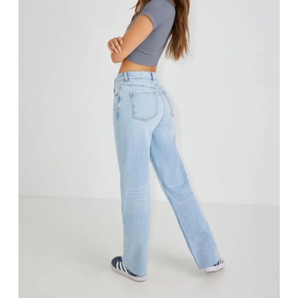 Garage 90s Straight Light Wash Jeans - Picture 2 of 7